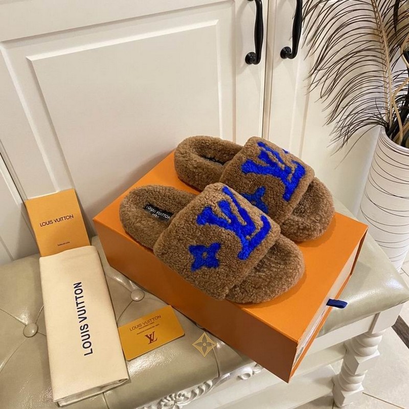 LV Women's Slippers 125